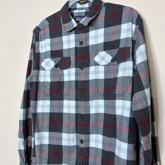 Patagonia Plaid Button Down Size M - Picture 2 of 10